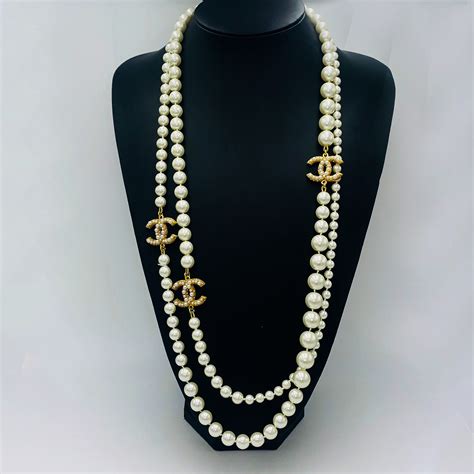 chanel pearl necklace celebrities|genuine Chanel necklace.